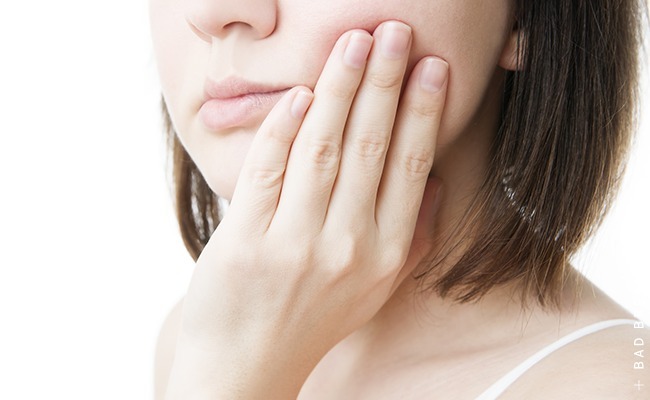 口臭の主な原因は、「歯周病に由来するもの」です